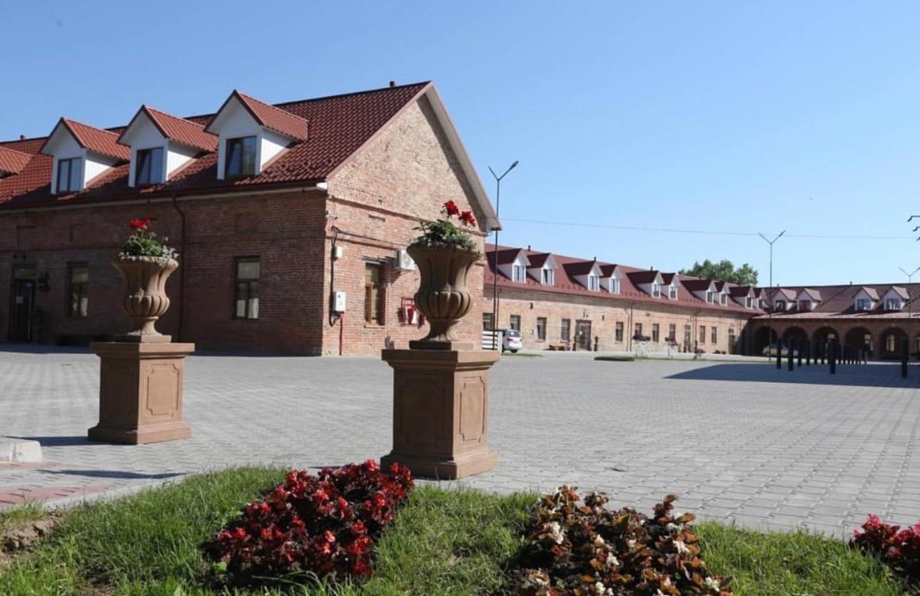 Готель Бережани Luaran gambar